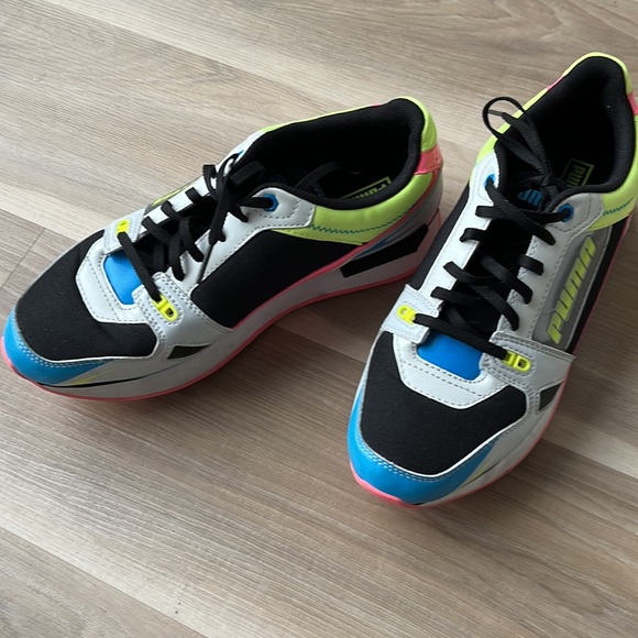 Size 10 multi color pumas . Worn twice . - Picture 4 of 4